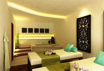 The Oriental Leyte Hotel Palo Екстериор снимка