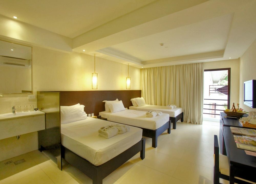 The Oriental Leyte Hotel Palo Екстериор снимка